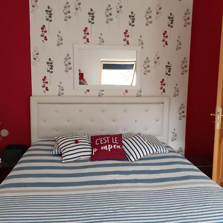 Chambre Au Nuit Etoile Et Jacuzzi Prive Bed and Breakfast Pleuven Εξωτερικό φωτογραφία