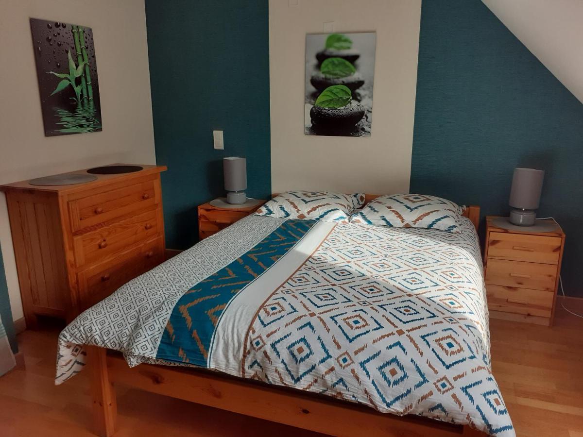 Chambre Au Nuit Etoile Et Jacuzzi Prive Bed and Breakfast Pleuven Εξωτερικό φωτογραφία